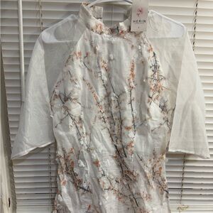 Ao Dai for Tet/ this comes with a skirt
No pant